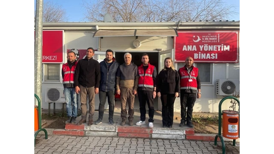 ​DATÜB Genel Sekreteri Fuat Uçar ve DATÜB Kadın Kolları Başkanı Refika Muhammedgil'den oluşan DATÜB Heyeti, T.C. Malatya Valiliği İl Göç İdaresi Müdürlüğü Ana Yönetim Binasını ziyaret etti.