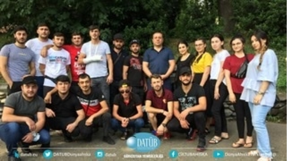 ​Azerbaycan vatandaşı Ahıskalı Türk öğrenciler Gürcistan'dan tahliye edildi